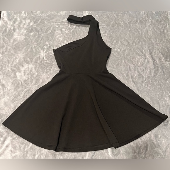 Banjul Black One-Shoulder Dress - Picture 2 of 8